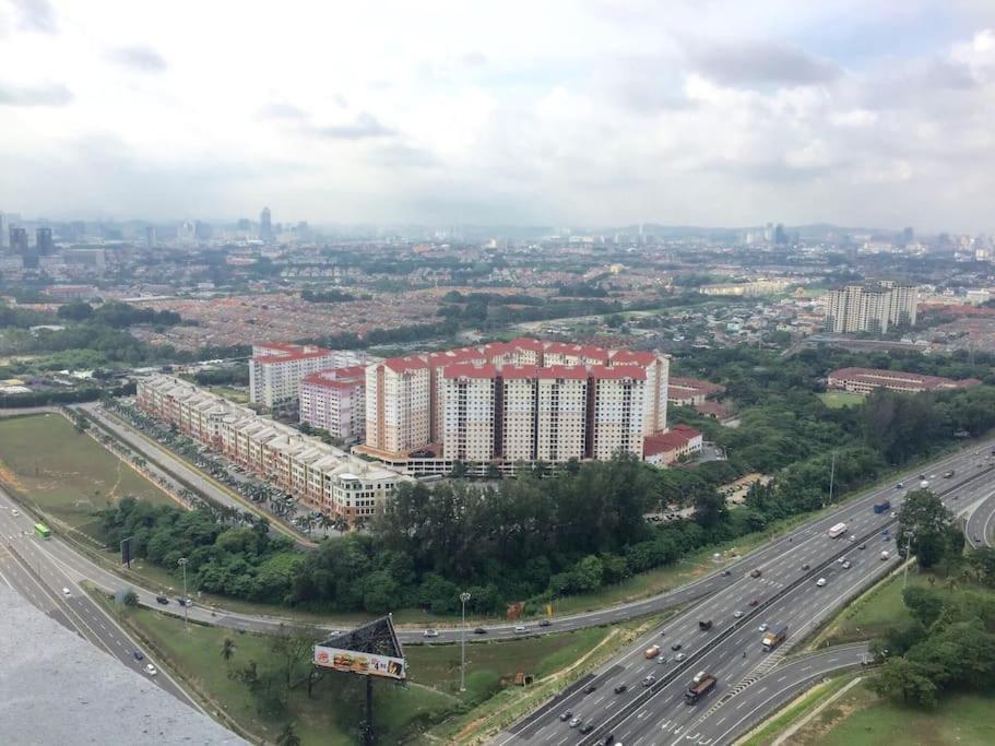 Tropicana Avenue B32-09, Petaling Jaya Exterior photo